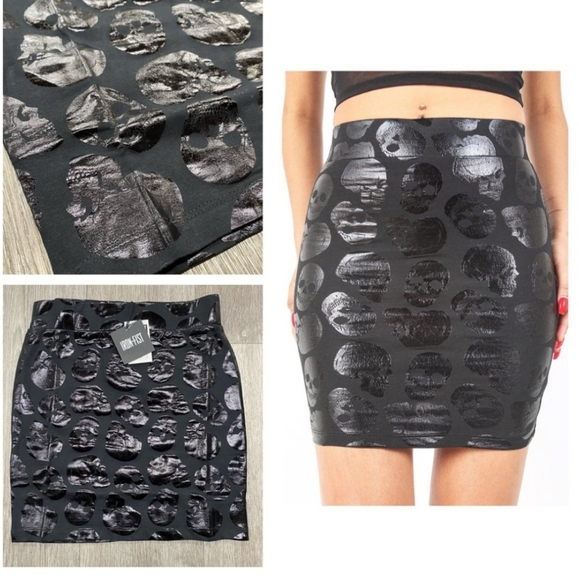 Skull Print Black High Waist Mini Skirt - Picture 2 of 6